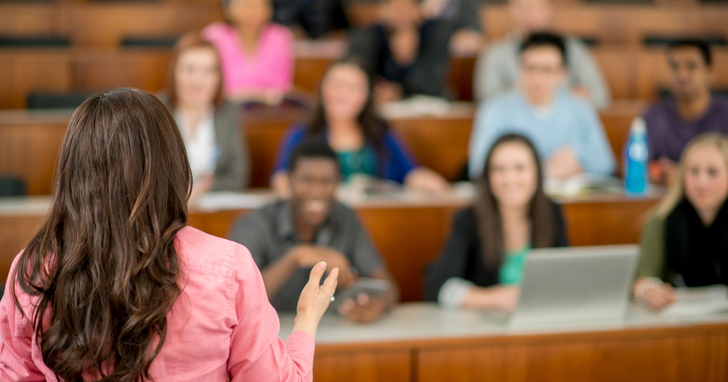 Cómo ser profesor universitario: Guía completa para alcanzar tu carrera académica